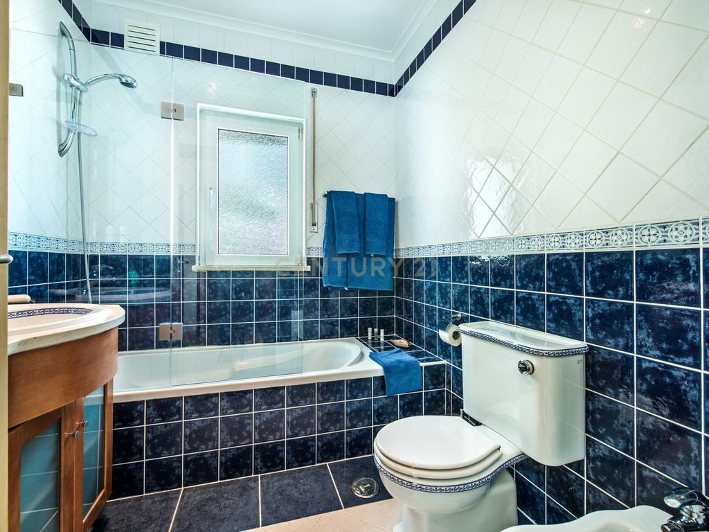 Luxuosa Moradia T4 em Olhão, Faro - 320m² por 795.000€ - Image 17